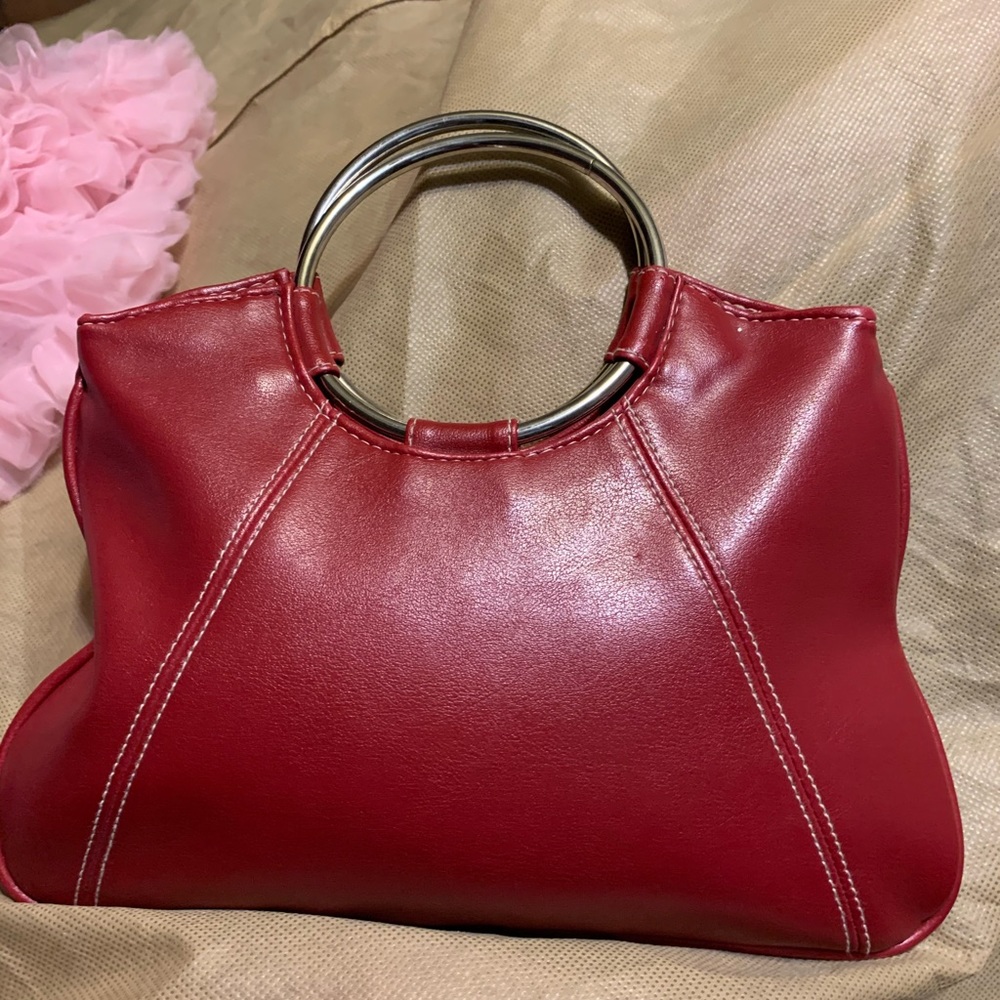 Red clutch